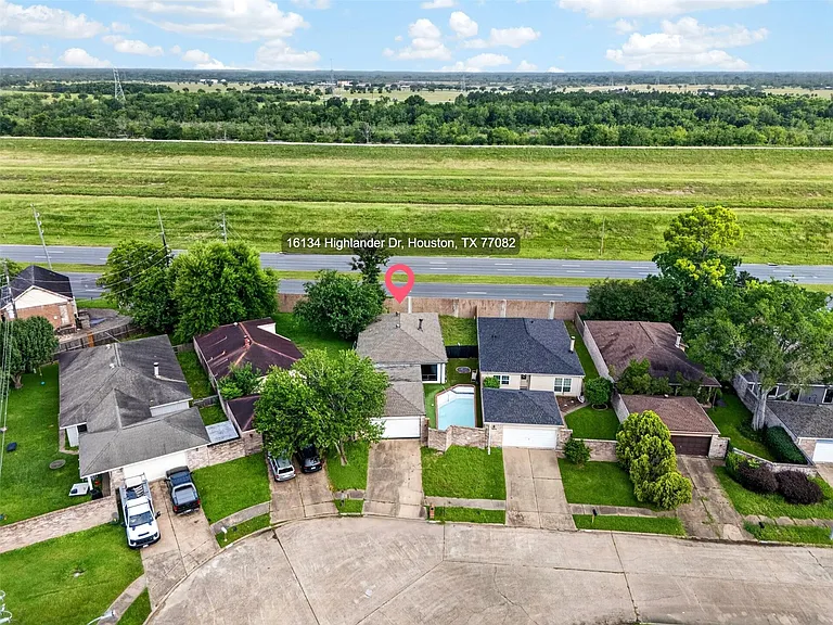 16134 Highlander Dr — Photo 42