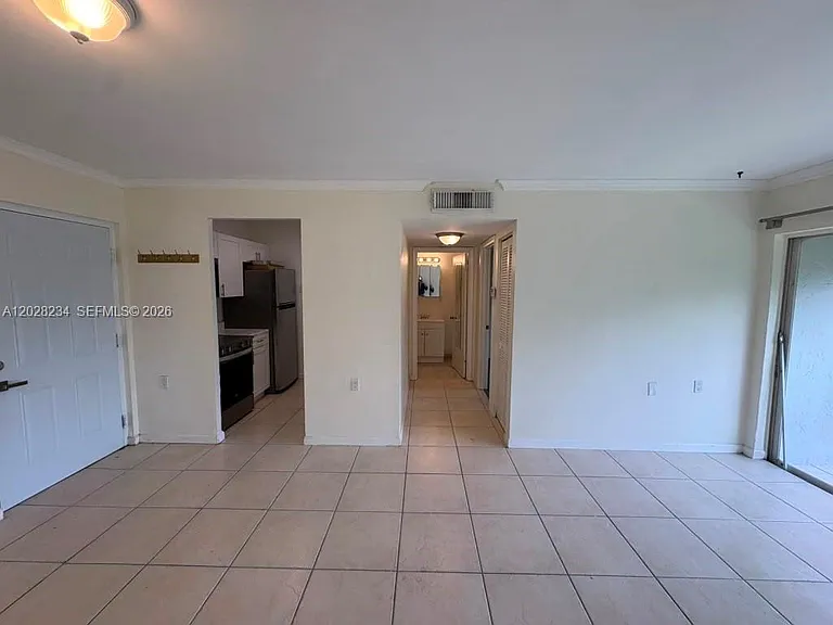 1141 Lake Victoria Dr #F — Photo 5