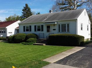 815 E 11th St, Lockport, IL 60441