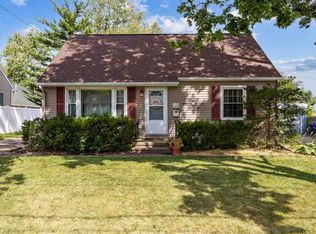 1246 Center St NE, Cedar Rapids, IA 52402