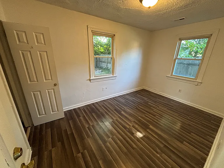 1210 Stewart St #2 — Photo 4