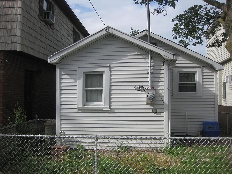 1st image of 16B Edgewater Park #79C