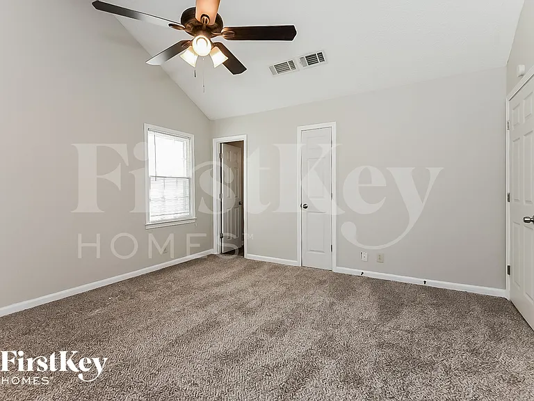 5029 Shelley Ct — Photo 10