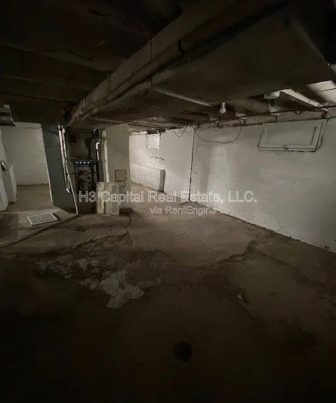 408 W Clay St — Photo 22