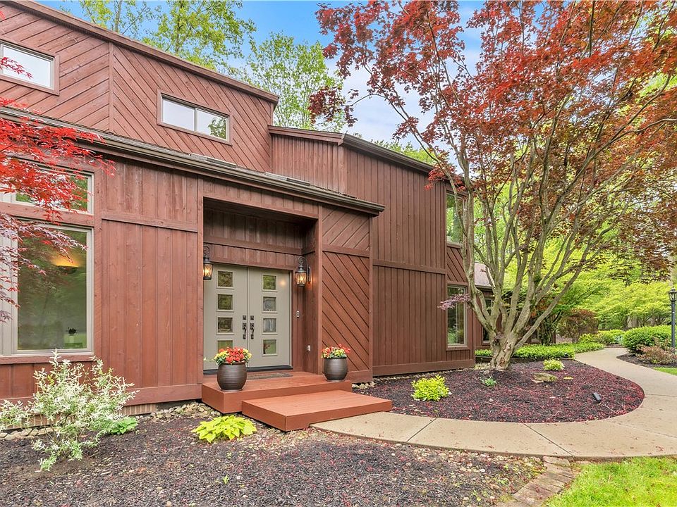 156 Briar Hill Dr, Zelienople, PA 16063 | Zillow
