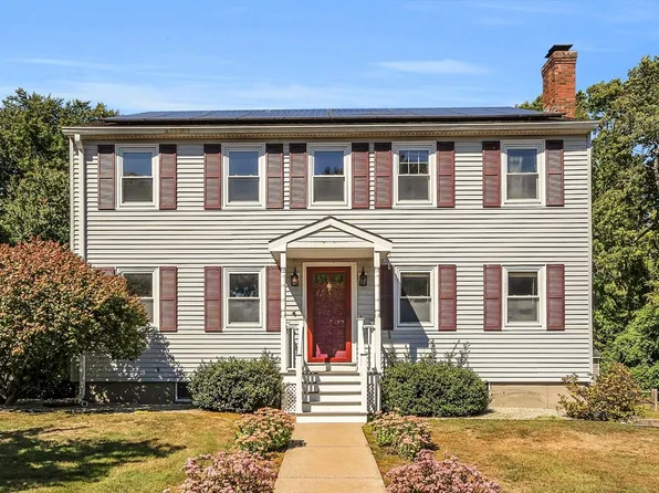 4 Lori Ln, Chelmsford, MA 01824