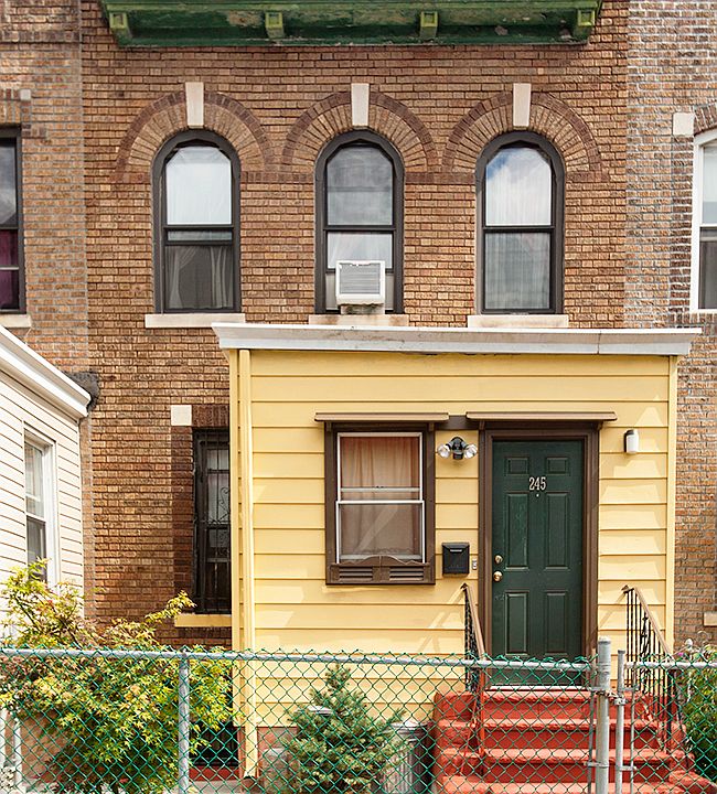 1st image of 245 E 26th St