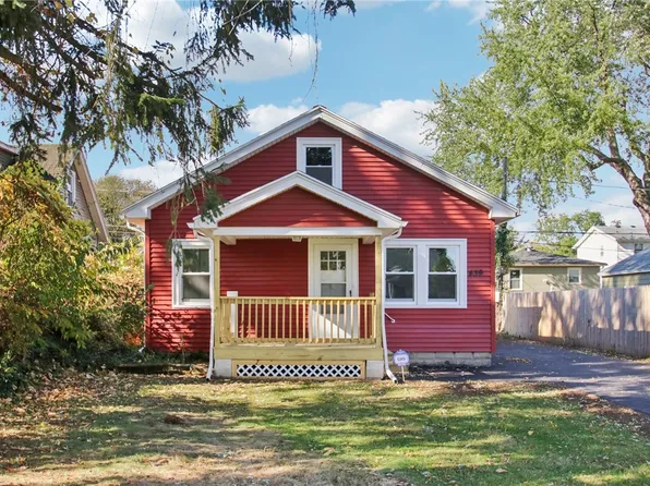 439 Crossfield Rd, Rochester, NY 14609