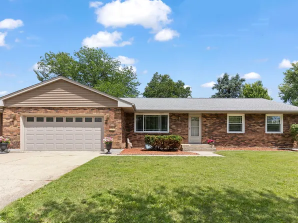 1606 Carlisle Ln, Dekalb, IL 60115