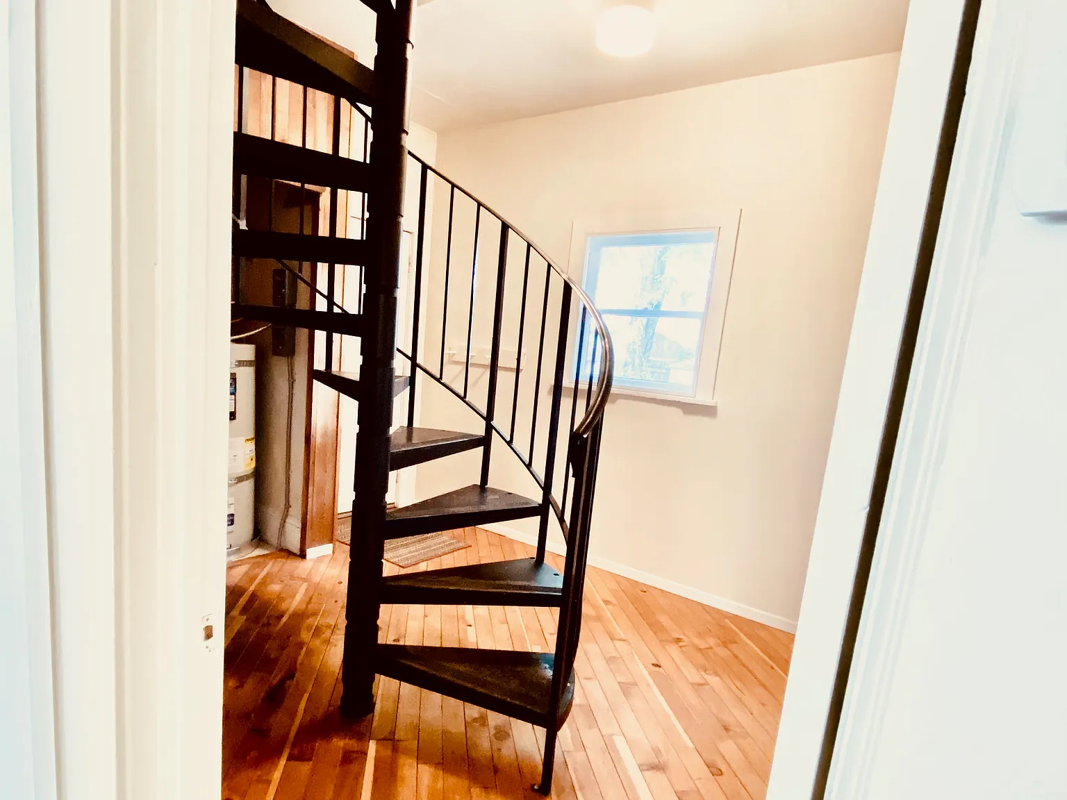 2 bed, 1200 sqft, $2,100 — Photo 4