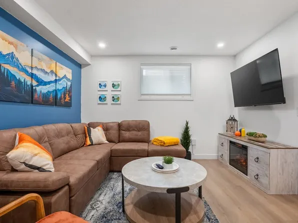 17 Silverado Skies Way SW, Calgary, AB T2X 0K1