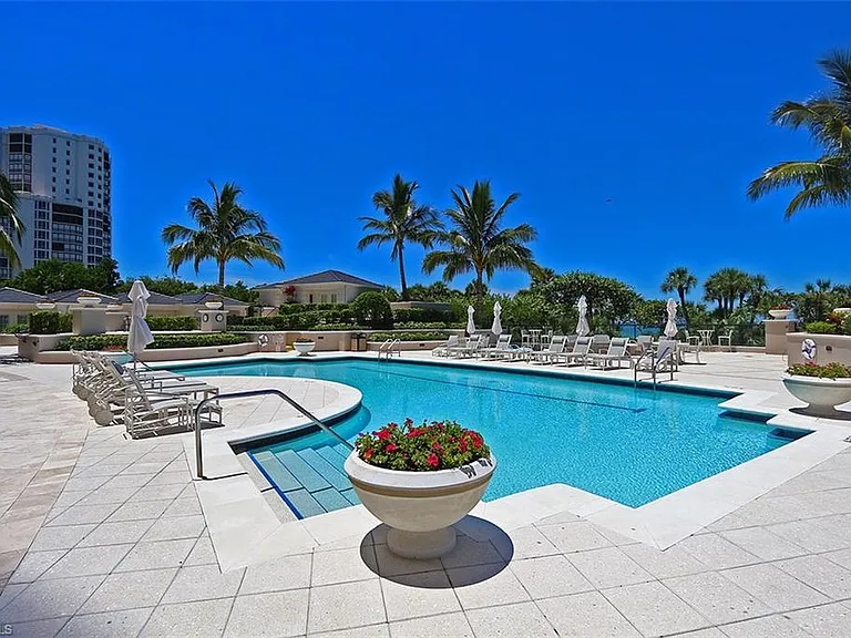 8665 Bay Colony Dr #901 — Photo 38