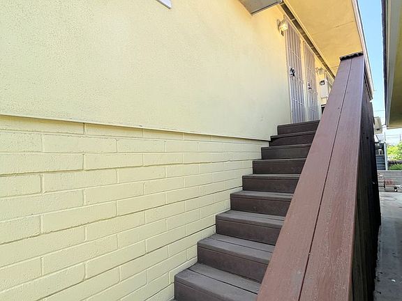 2nd image of 560 Cajon St #2896F7455