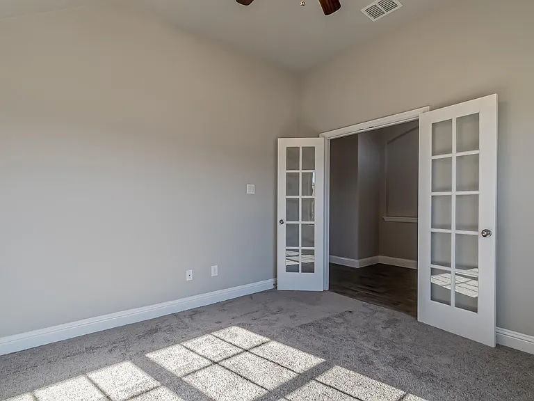 422 Oleander Dr — Photo 15