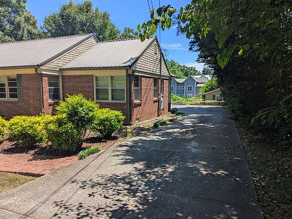 4th image of 610 W Charlton St