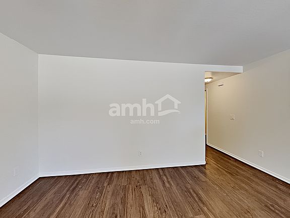 3rd image of 1274 E Daniella Dr