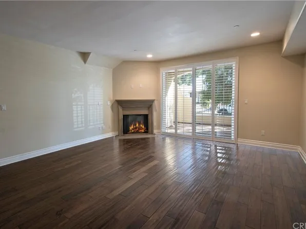 5753 N White Oak Ave #20, Encino, CA 91316