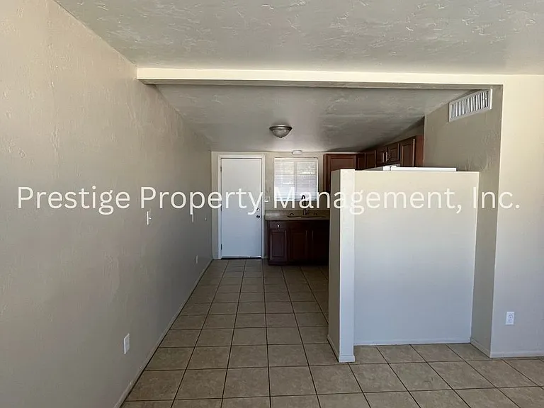 2302-2312 N Ralph Ave — Photo 28