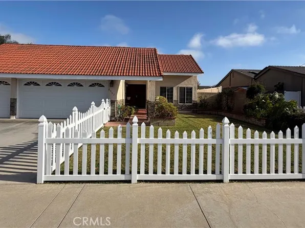 8552 Doremere Dr, Huntington Beach, CA 92646