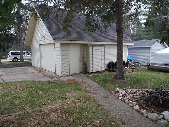 4th image of 9406 Van Buren St