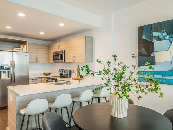 2030 Hudson Street image 17 of 284