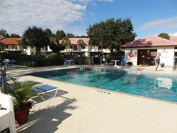 2nd image of 104 Pine Hollow Dr #104