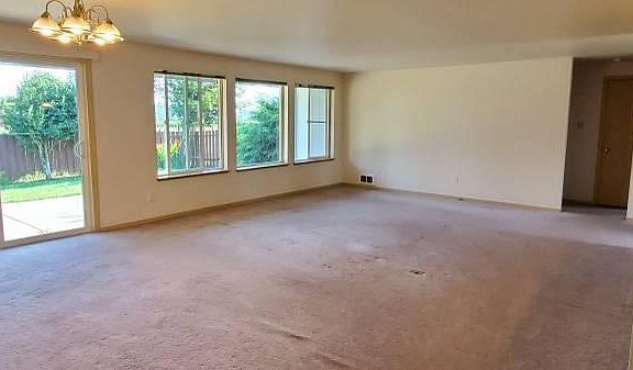 4th image of 46673 SW Easterday Rd