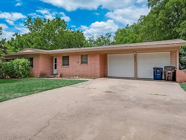 4904 Odessa Ave — Photo 2
