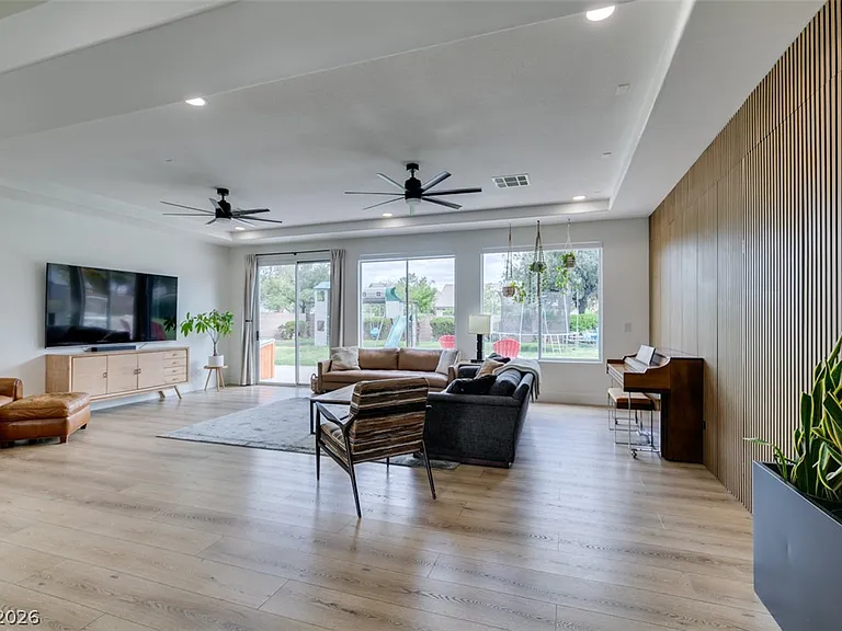 7210 Shallowford Ave — Photo 3