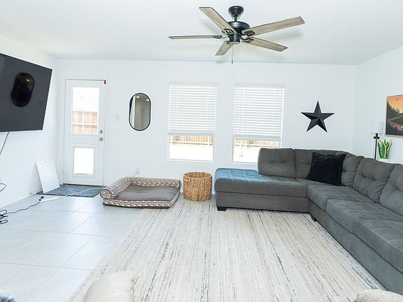 3rd image of 2809 Watchpoint Rd