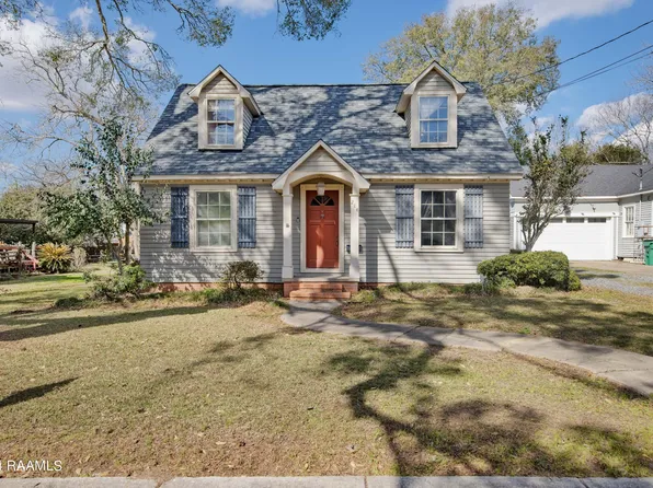 214 3rd St, Abbeville, LA 70510