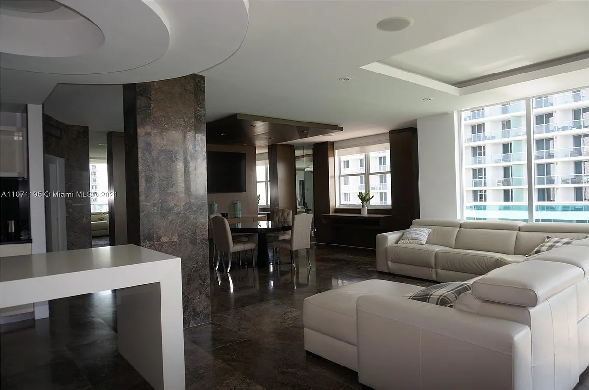Building Photo - 4001 S Ocean Dr #1