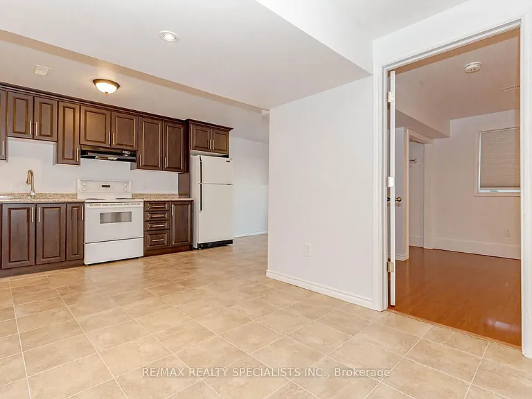 84 Tysonville Cir — Photo 6