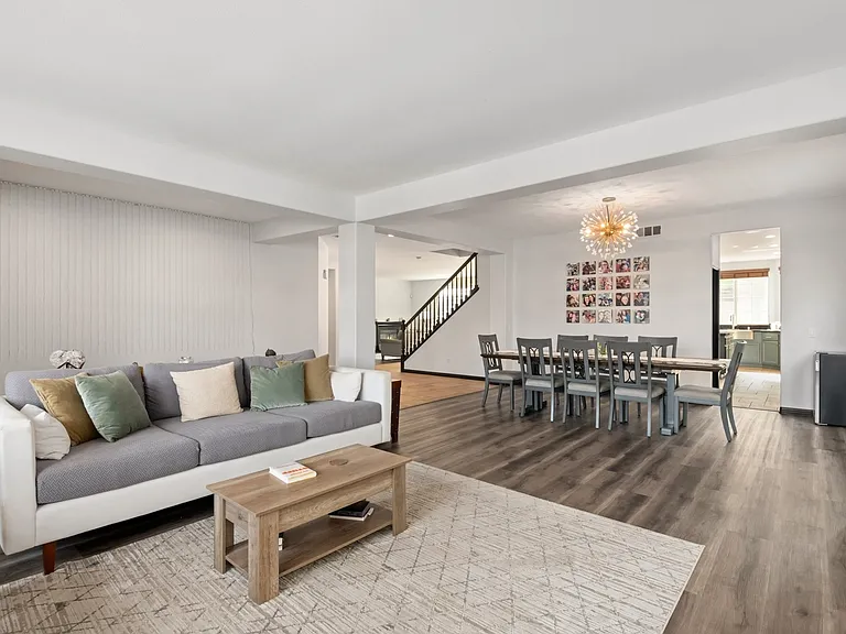 450 Rocco Cir — Photo 12