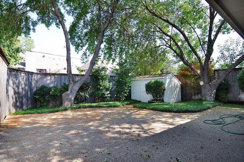4 bed, 2000 sqft, $2,900 — Photo 2
