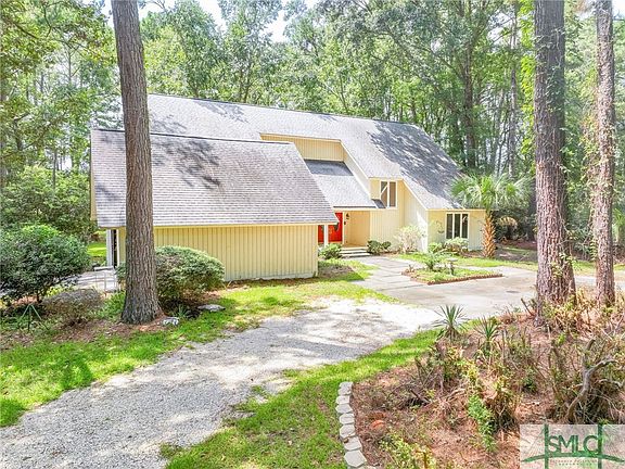 2nd image of 825 Meriweather Drive