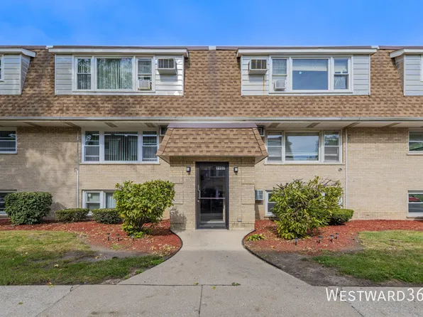 9907 W 58th St APT 2, Countryside, IL 60525