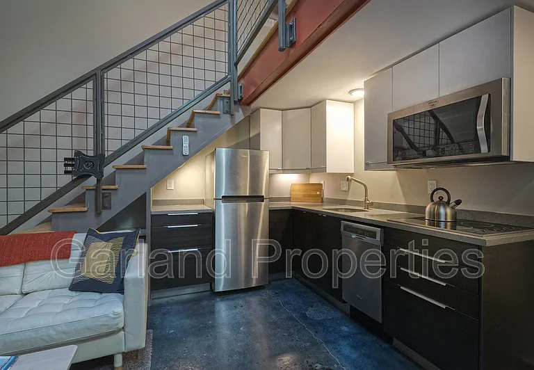 631 Campbell Ave SW #211 — Photo 6