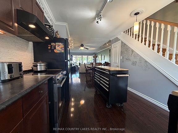 3rd image of 1 Paradise Blvd #11