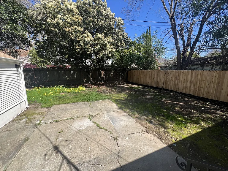 4541 V St — Photo 11