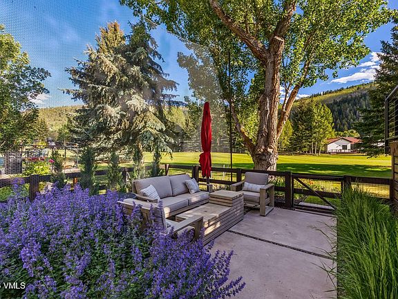 4th image of 250 Larkspur Ln #E