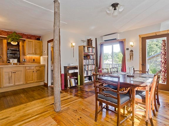 3rd image of 34 Washington St