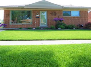 8700 Randy Dr, Westland, MI 48185