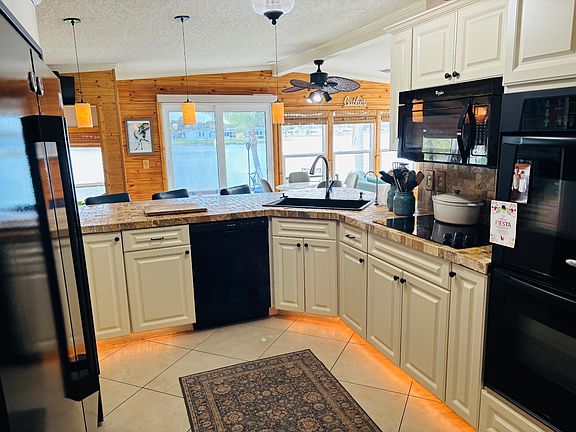 4th image of 269 Longpointe Ct #269
