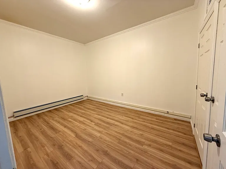 922 Broadway #3 — Photo 3