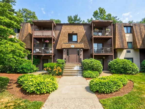 491 W Central St APT D2, Franklin, MA 02038