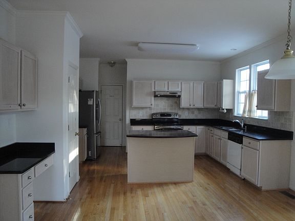 3rd image of 6529 Autumn Wind Cir