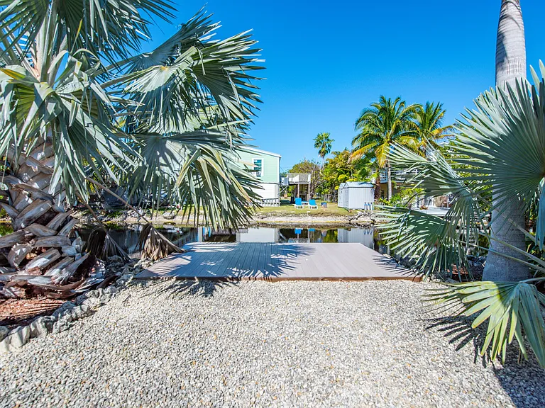27235 Mariposa Rd — Photo 6