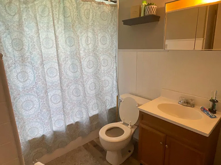 1617 Berwin Ave — Photo 8