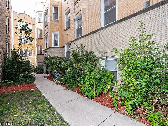 2nd image of 1430 N Maplewood Ave APT 401